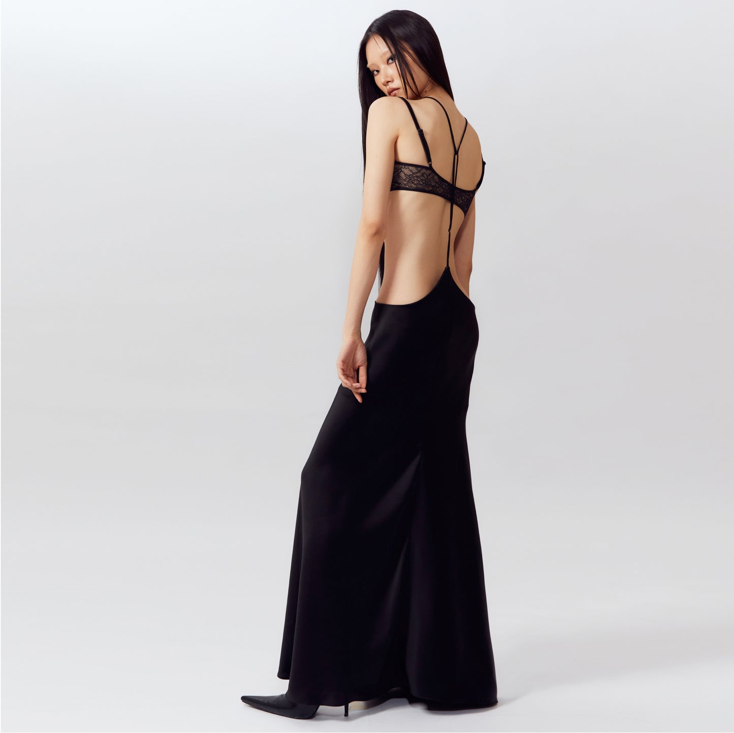 WINÉ HALTER DRESS